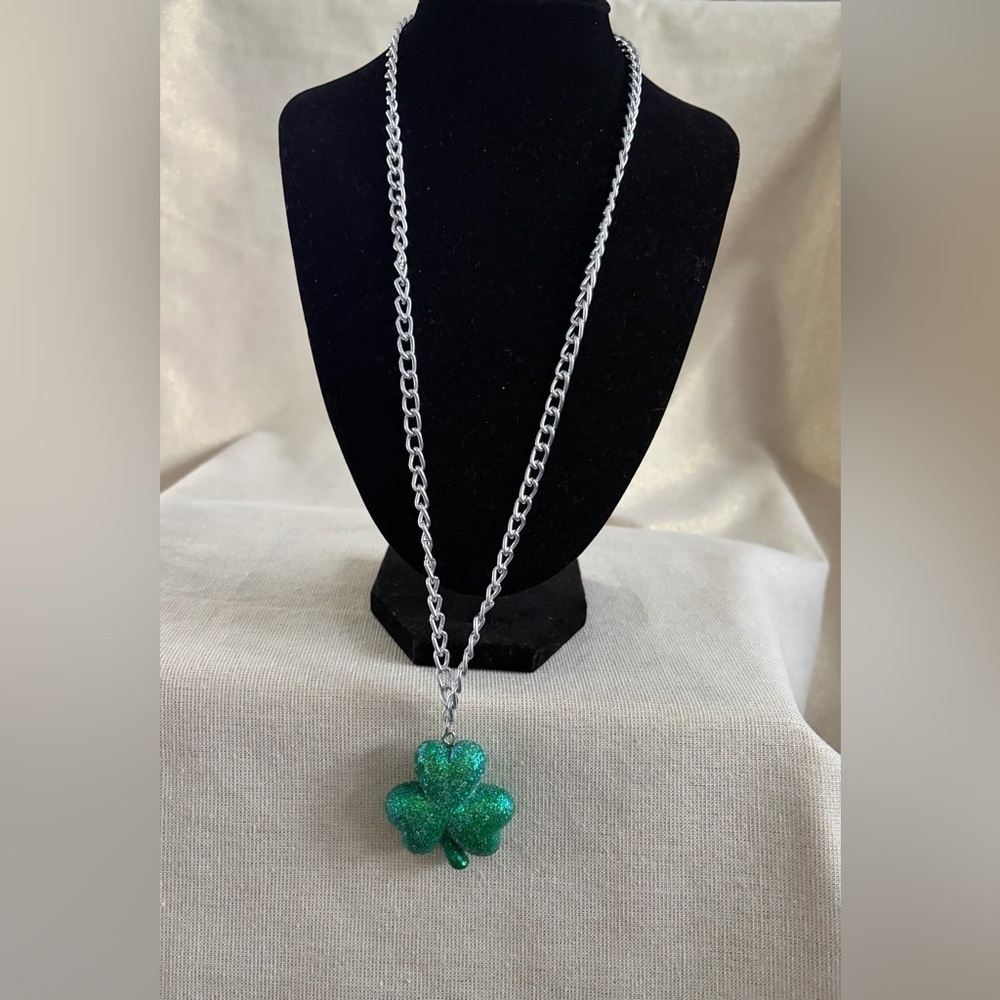 Green Glitter Shamrock Pendant Necklace - Women Jewelry